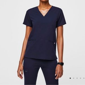 Figs Casma 3 pocket scrub top